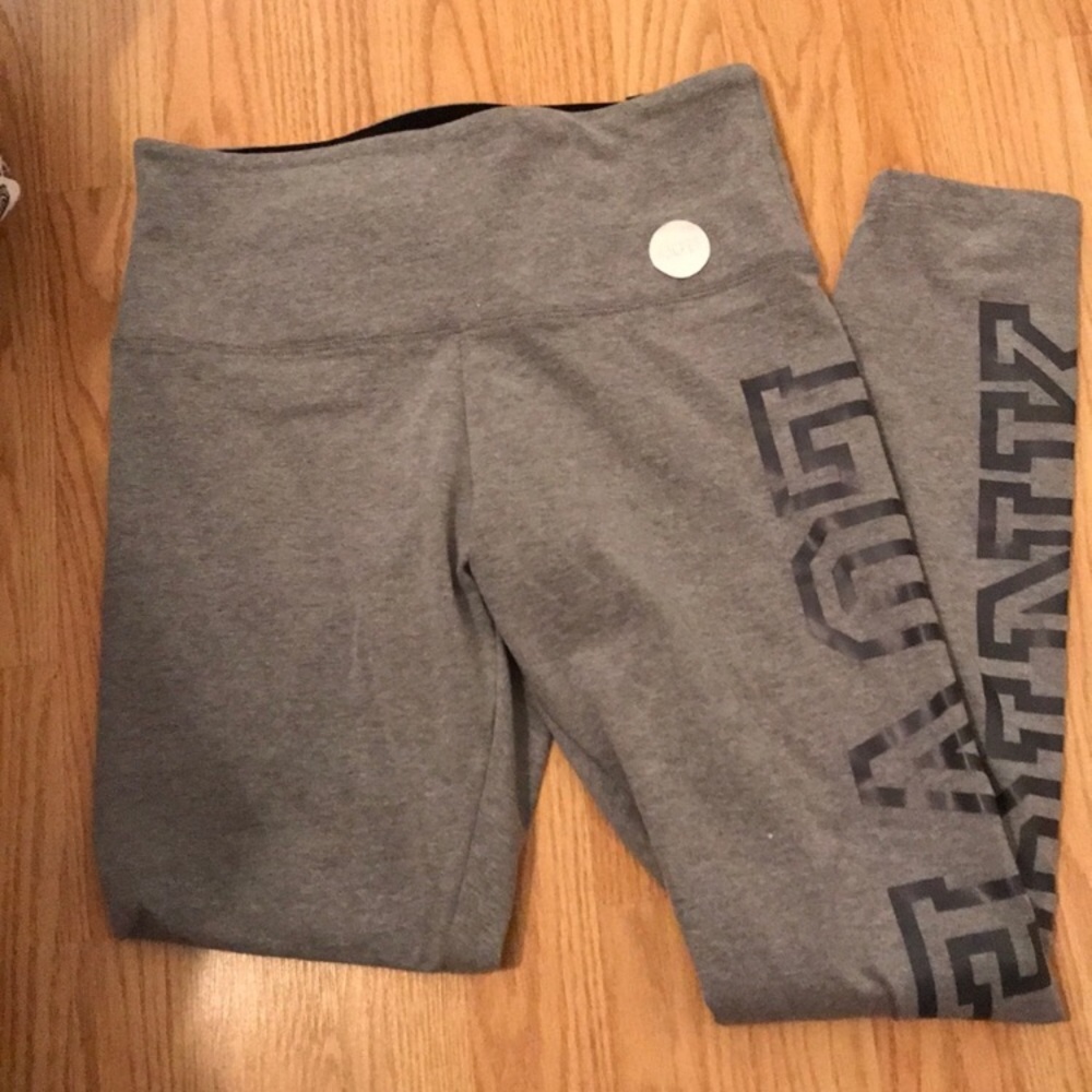 Worn once Victoria secret pink leggings